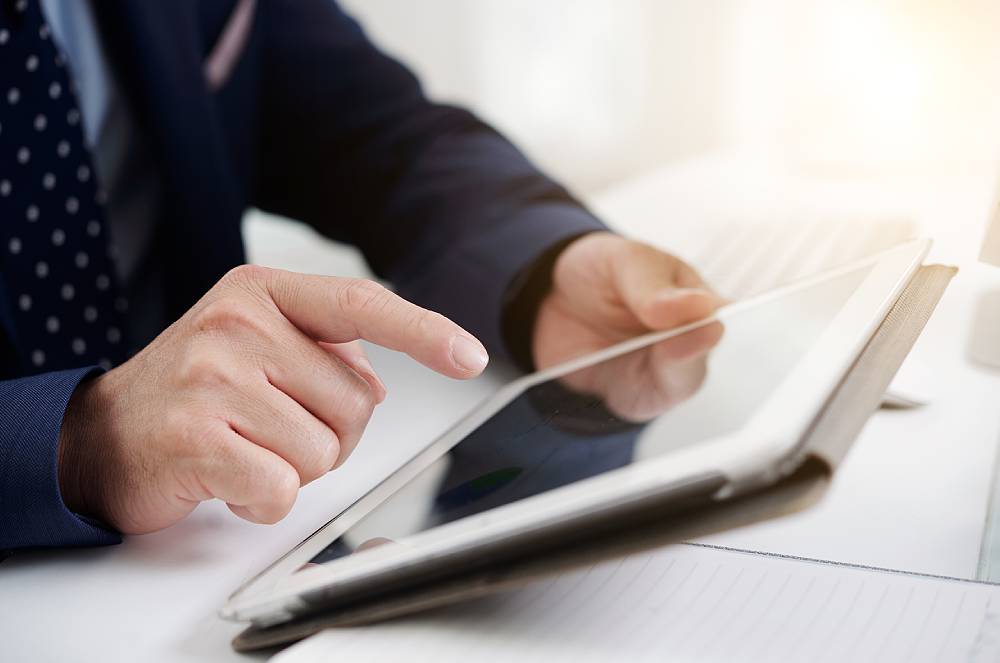 Contratos digitais e assinatura eletrônica: O que a Lei exige para garantir a validade jurídica